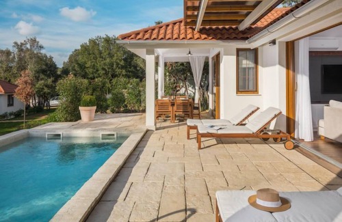 Bale House | Luxury Beachside Villa Porto Bus by Interhome