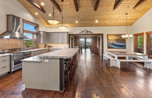 Gallatin Gateway Cabin | Luxury Big Sky Retreat: Spacious 7,500 sq ft Haven for Your Montana Adventure