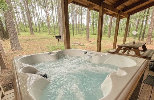 Bismarck Cabin | Luxury cabin getaway on a 40 acre retreat