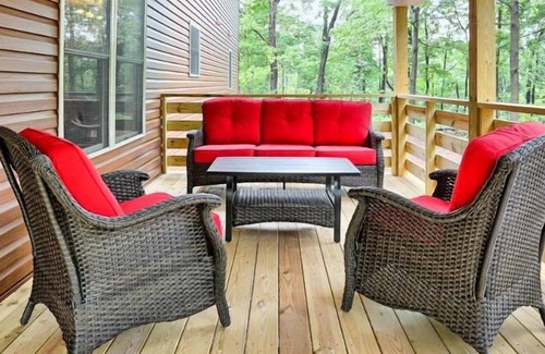 Huntingdon Cabin | Luxury Cabin mins to Raystown Lake; Firepit, Basketball Court, Arcade
