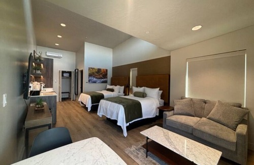 La Verkin House | Luxury Casita, near Zion National Park