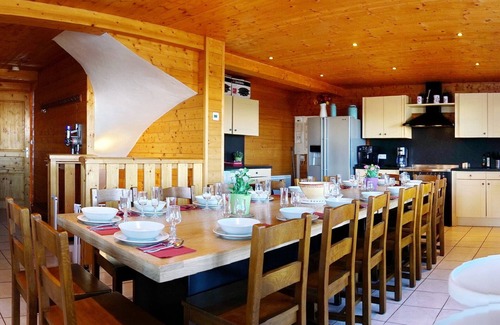Villarembert Ski Chalet | Luxury Chalet 4* · All comfort · Jacuzzi & Sauna · 5 Bedrooms