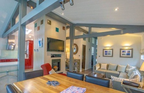 Mynytho Ski Chalet | Luxury chalet at the Warren, Abersoch