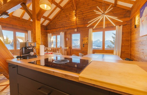 Cognet Ski Chalet | Luxury chalet in Alpe d'Huez at the foot of the slopes, close to shops