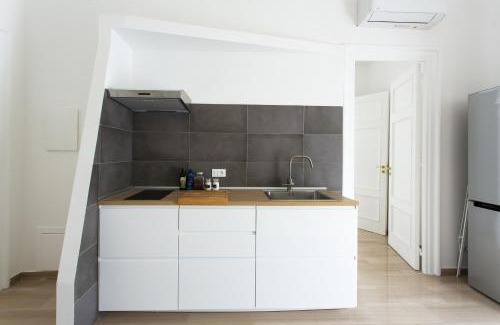 Ruggero Settimo Apartment | Luxury Coa Apartment
