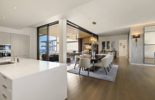 Ala Moana Condo | Luxury Condo w/Resort Pool/Spa, AC, Ocean View & Spacious Lanai: Park Lane Sky