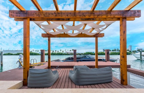 Venetian Islands Villa | Luxury Contemporary Waterfront Villa on Miami Beach