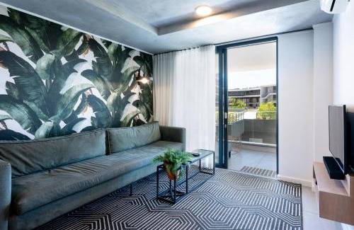 Hillhead Apartment | Luxury Coral Point W106 Two Bed