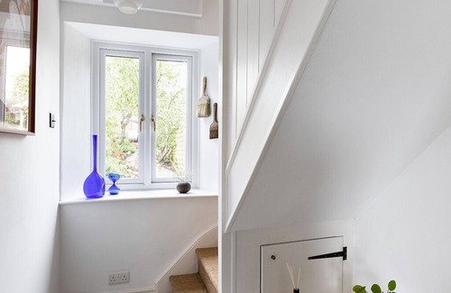 Inchbrook Cottage | Luxury Cotswold cottage with valley views and stylish interiors.
