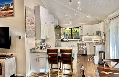 Kaanapali Cottage | Luxury Cottage-Central Air-Large outdoor Lanai-Easy beach access