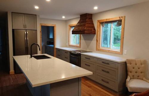 Foley Ski Chalet | Luxury Cottage in South Parry Sound
