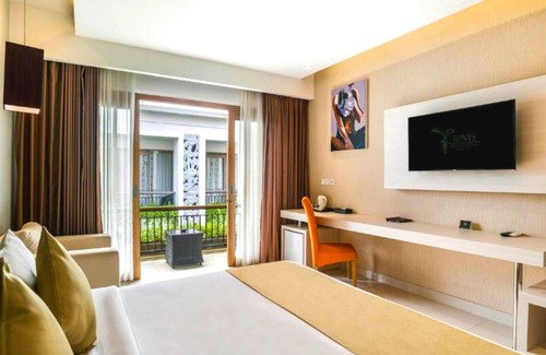 Batubelig Hotel | Luxury Deluxe Pool View #Z12