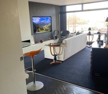 Prince's Apartment | Luxury Designer Apartment River view of Parliament Westminster Big Ben.