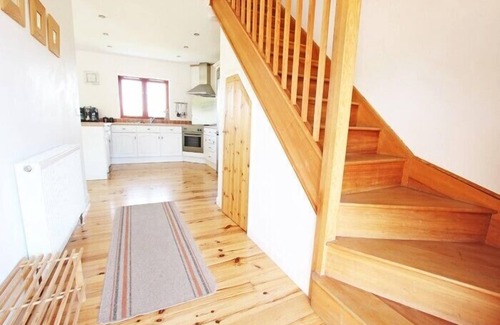 Ashford Cottage | Luxury detached 'Kuschels Cottage' - set in countryside location with great view