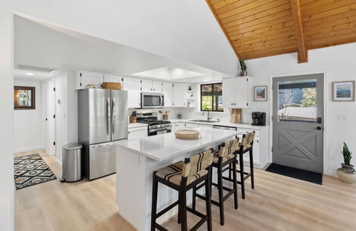 Munds Park House | Luxury Double-Cabin with Panoramic Forest Views. Two for the price of one!