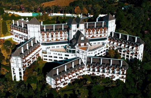 Alto do Capivari Hotel | Luxury Duplex Flat in Campos do Jordão