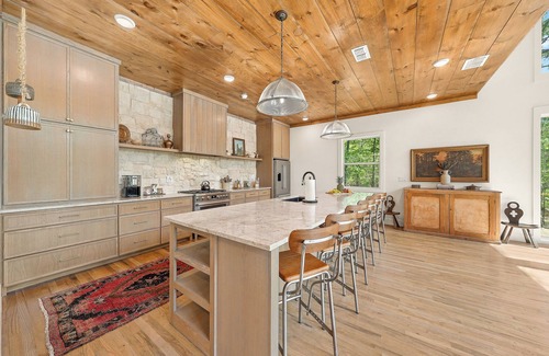 Broken Bow Cabin | Luxury Escape | Pool Hot Tub Sleeps 16