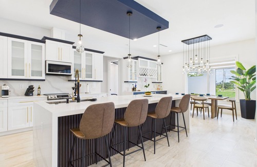 Burnt Store House | Luxury Family Stay, Heated Pool, Beaches, Parks