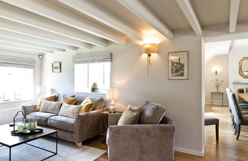 Beeley House | Luxury farmhouse, sleeping up to 18 guests in 8 bedrooms, with superb games room