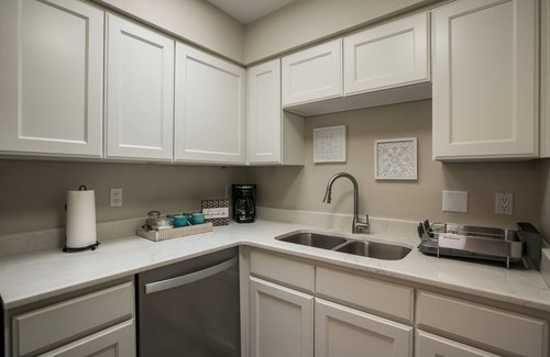 Cibola Addition Apartment | Luxury Foothills Apartment 15 Minutes to Balloon Fiesta Park!