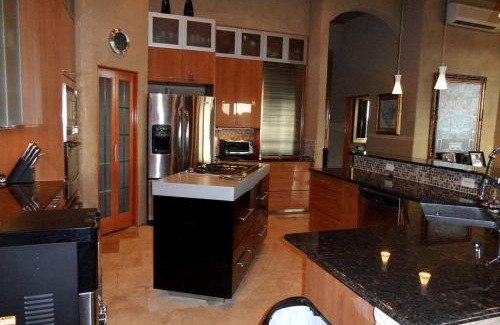 New Braunfels House | Luxury Four-Bedroom Cabin Rental with a Fireplace in New Braunfels, Texas