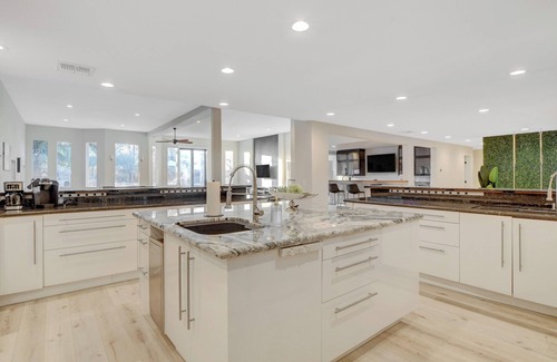 Enterprise House | Luxury gated villa 10 miles to the strip!