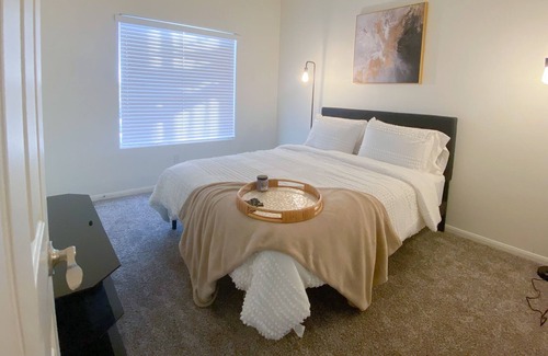 Peccole Ranch Apartment | Luxury Getaway w/ Pool, Fast Wi-Fi & Free Parking