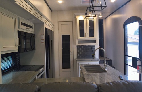 South Westminster House | Luxury Glamping in the Mile High-Private Pool, Hot Tub, Outdoor Fireplace & BBQ!