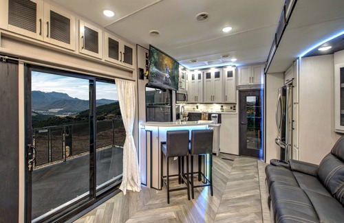 Bertram House | Luxury Glamping on Elm Creek Ranch