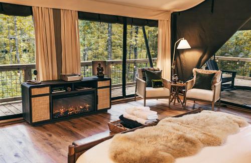 Mill Spring Other | Luxury Glamping Tent - The Perch - Near Tryon Equestrain Center