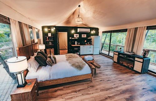 Mill Spring Other | Luxury Glamping Tent - The Perch - Near Tryon Equestrain Center