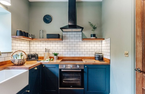 Tetbury Apartment | Luxury Grade II listed apt w/garden, dog friendly
