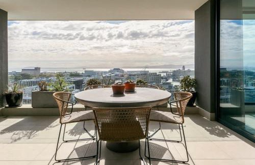 Green Point Apartment | Luxury Green Point Apartment with Ocean Views