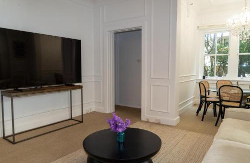 Rushcutters Bay Apartment | Luxury heritage Hideaway in Rushcutters Bay