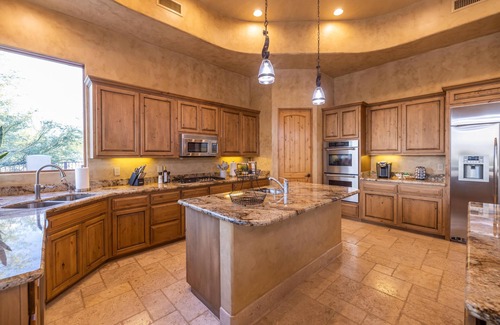 Sunrise Desert Vistas House | Luxury Hideout with Infinity Pool & Spa
