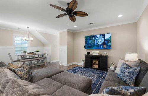 Spanish Wells House | Luxury Hilton Head Villa Getaway 4BR 3 Full BA 1 Half BA Beach Essentials Included