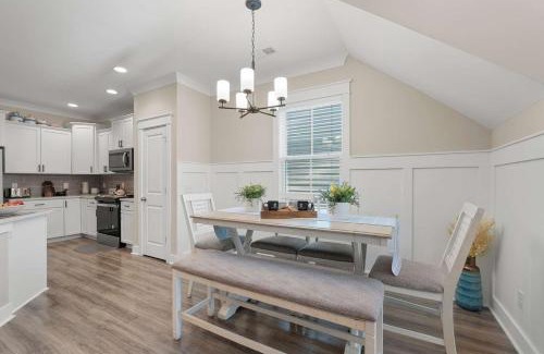 Spanish Wells House | Luxury Hilton Head Villa Getaway 4BR 3 Full BA 1 Half BA Beach Essentials Included