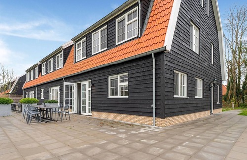 Den Burg House | Luxury holiday home in Den Burg with a whirlpool