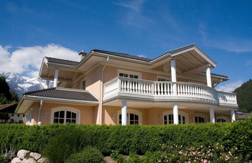 Moetz House | Luxury Holiday Home in Mid-Tyrol - Premium Holidays for 2-14 Guests