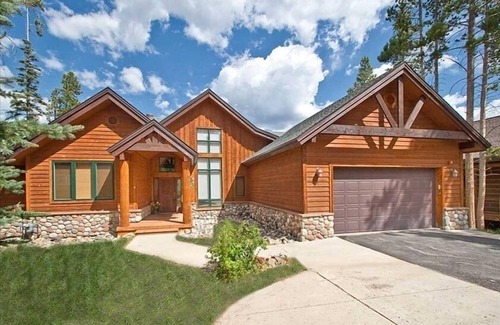Warrior's Mark West House | Luxury Home, Family Friendly, 4900 Sq Foot, 6 BR Ski in/Out!