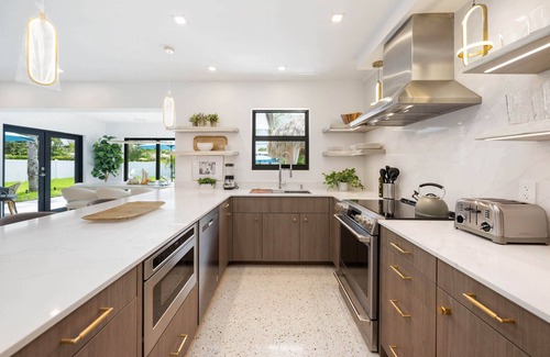 North Corals House | Luxury Home, Guest Suite, Heated Pool, Tiki, Grill