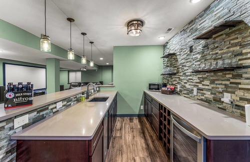 Scenic Heights House | Luxury Home/Hot Tub/Theater/4,500 Sq. Ft./Near Olde Town Arvada