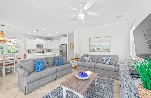Holmes Beach House | Luxury Home with Private Pool and Spa! Short Walk to Beach! - Mojito Splash