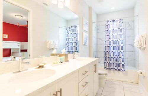 West Kissimmee House | Luxury Home With Themed Rooms, Air Hockey Near Disney With Waterpark & Resort Access At Encore Resort - 7699Gr