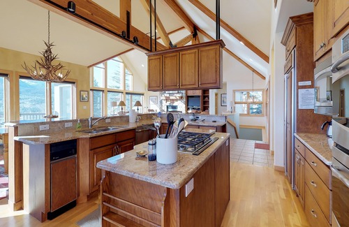 Hamilton Creek House | Luxury Home with Upscale Fixtures, WiFi, Private Hot Tub, & Mountain Views