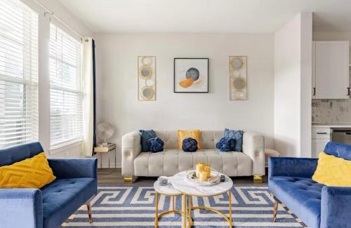 Winter Garden Apartment | Luxury home, With Wifi, pool and Espresso