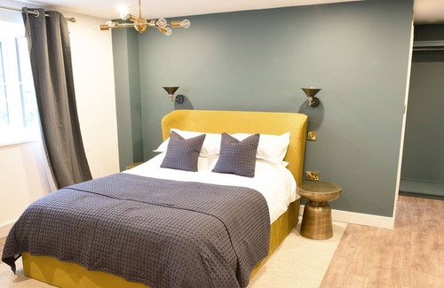 Woburn Sands Apartment | Luxury Hotel Suite
