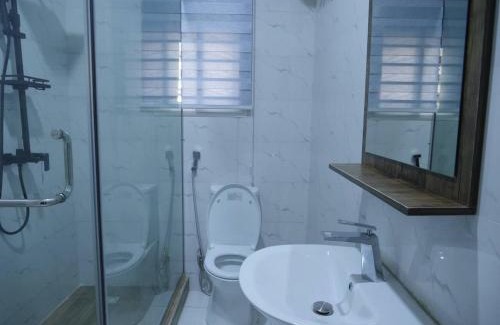 Abuja House | Luxury House - Sleeps 8 & Free Parking