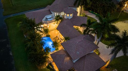 Plantation House | Luxury Italian Type Villa 7k SQ FT Heated Pool