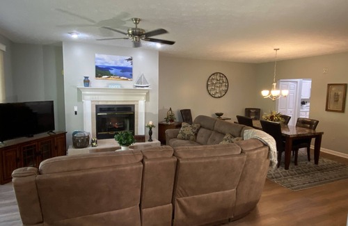 Salem Condo | Luxury Keowee Key Condo with 2 en-suites